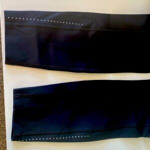 Size 6. Lulu lemon. Side pockets. Perfect condition. Black. Full legging.